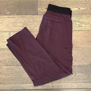 Lululemon Black Grape Unlined Cargo Crop Pant Size S